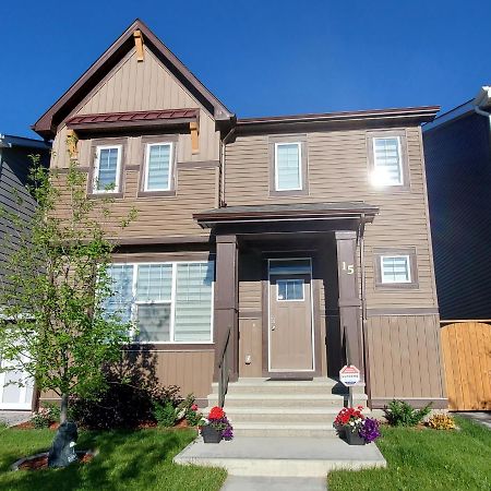 Delightful 1-Bedroom Private Suite In A New Home YYC Kültér fotó