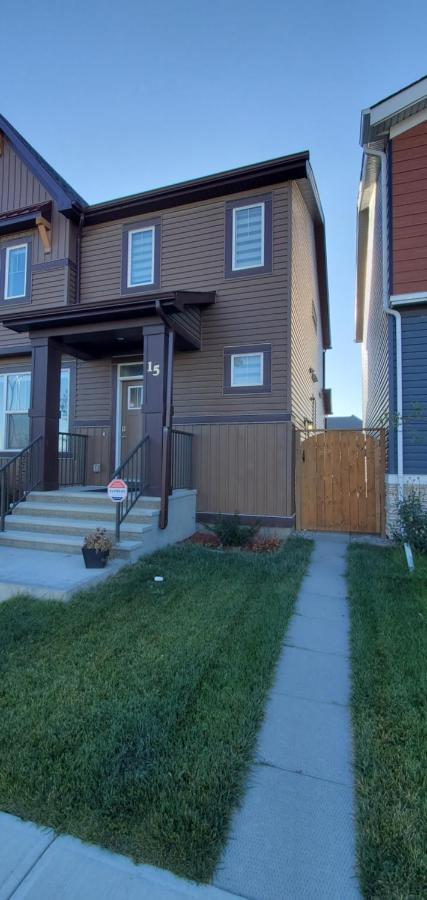Delightful 1-Bedroom Private Suite In A New Home YYC Kültér fotó